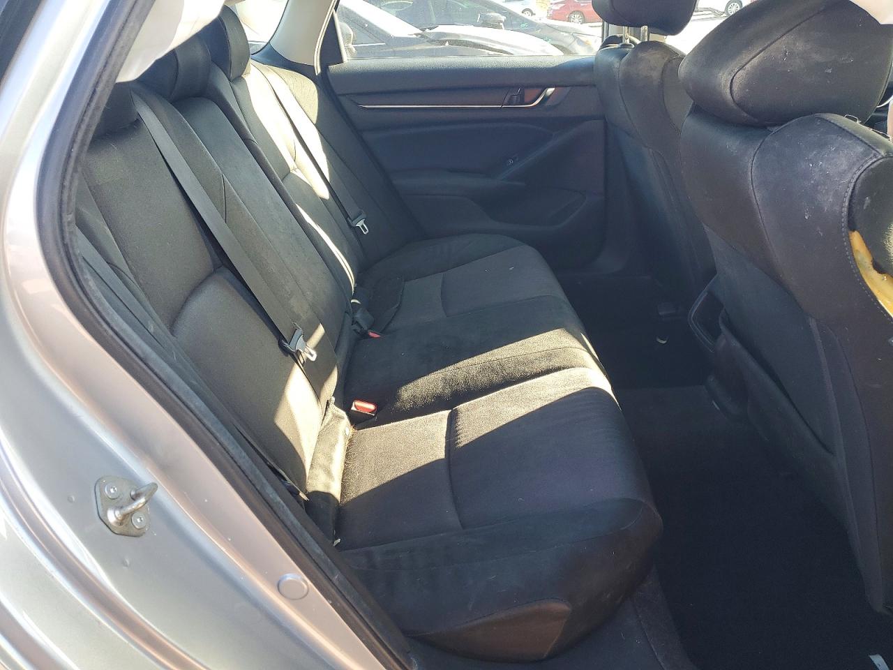 2020 HONDA ACCORD LX photo 10