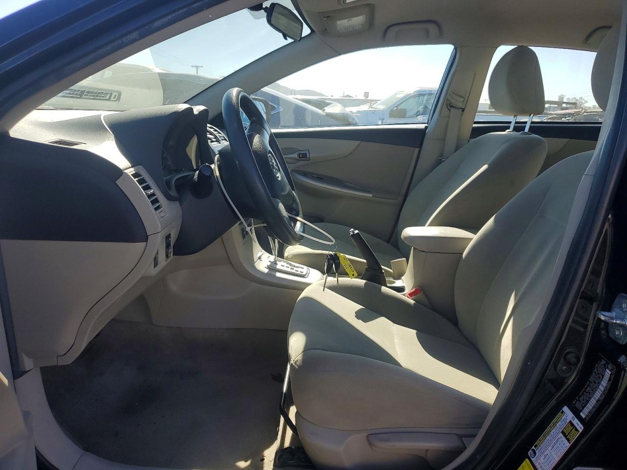 2011 TOYOTA COROLLA BASE photo 19