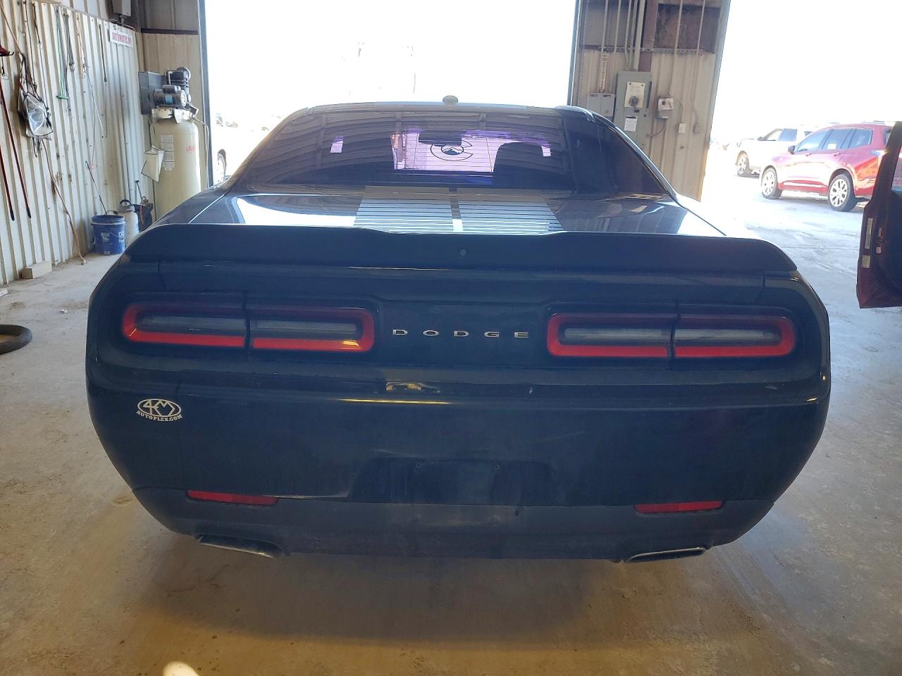 2016 DODGE CHALLENGER SXT photo 11