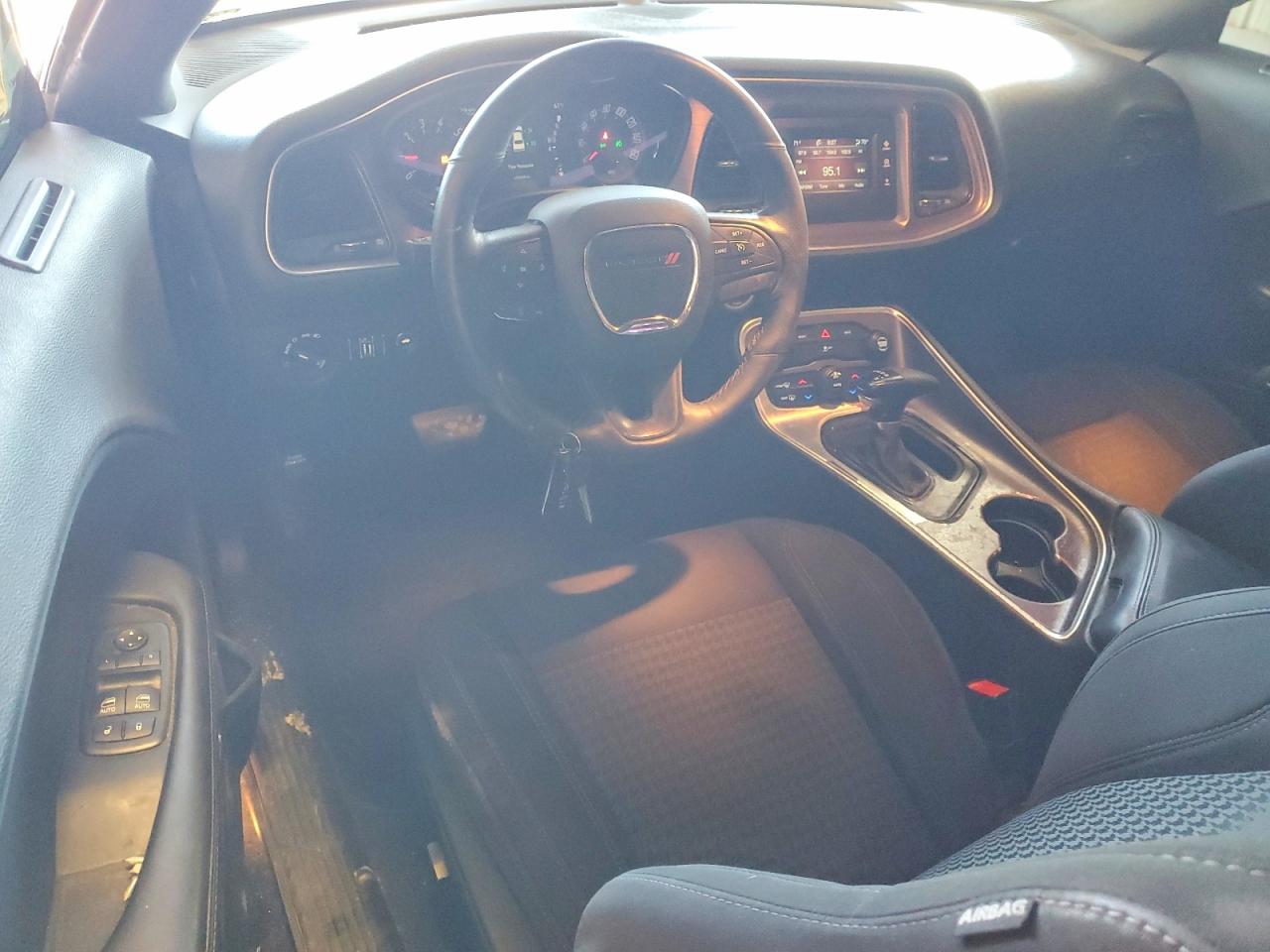 2016 DODGE CHALLENGER SXT photo 15