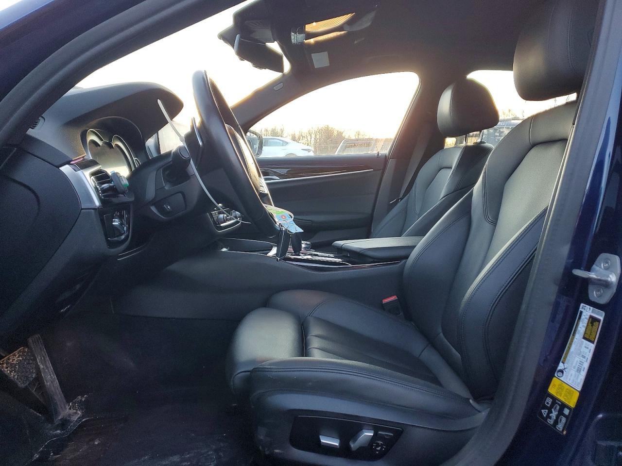 2019 BMW 530 XI photo 19
