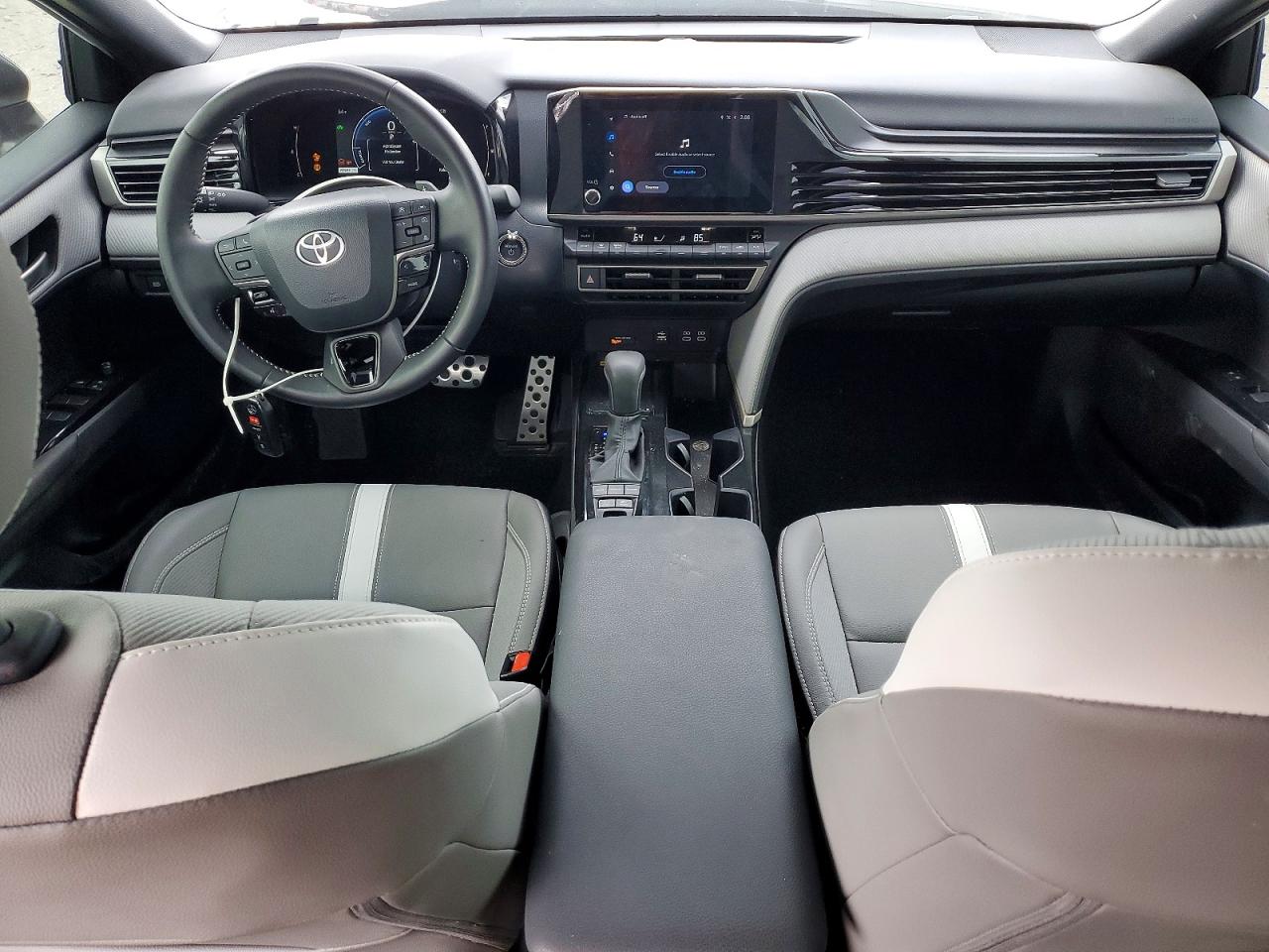 2025 TOYOTA CAMRY XSE photo 8