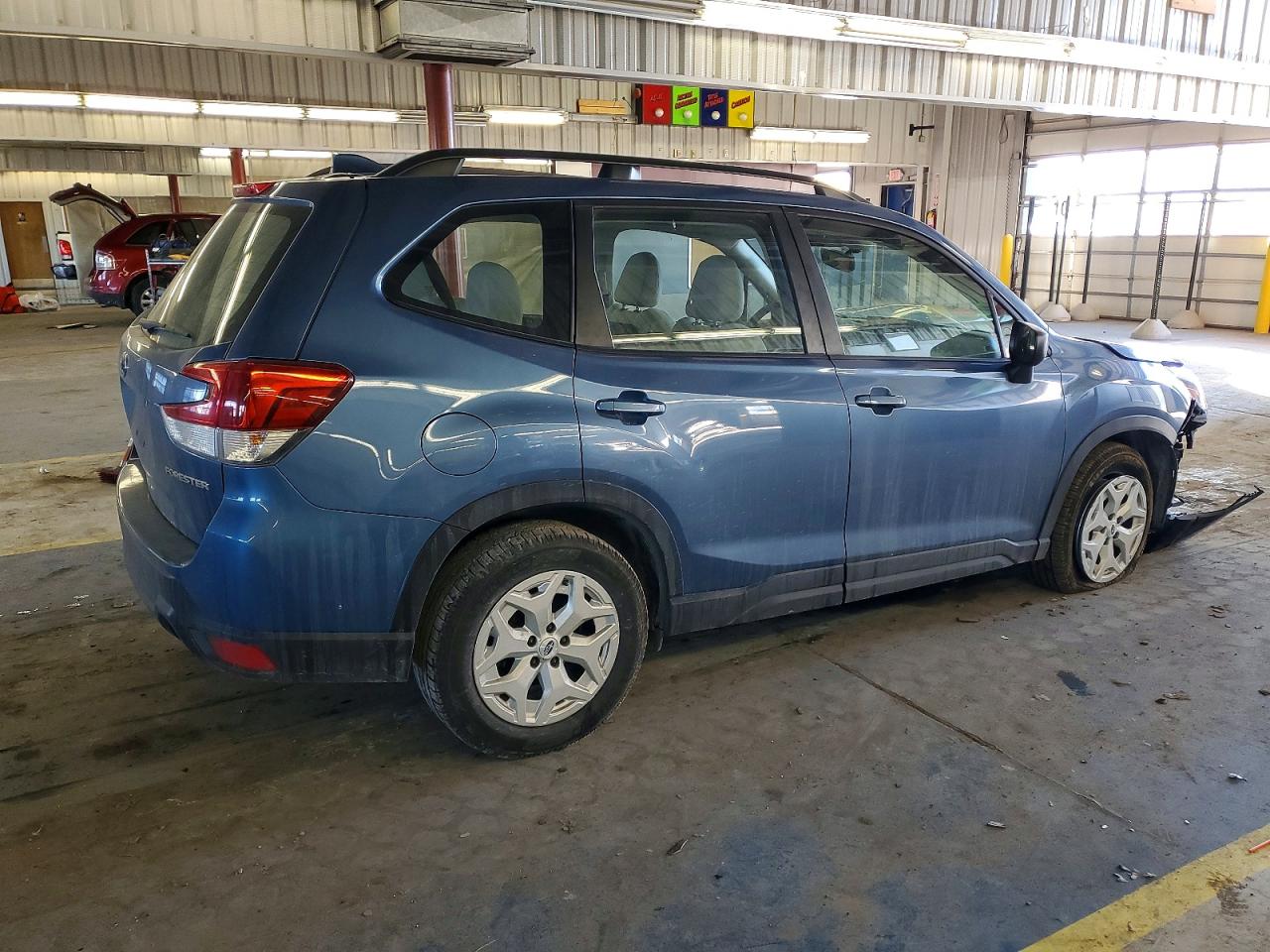 2021 SUBARU FORESTER photo 3
