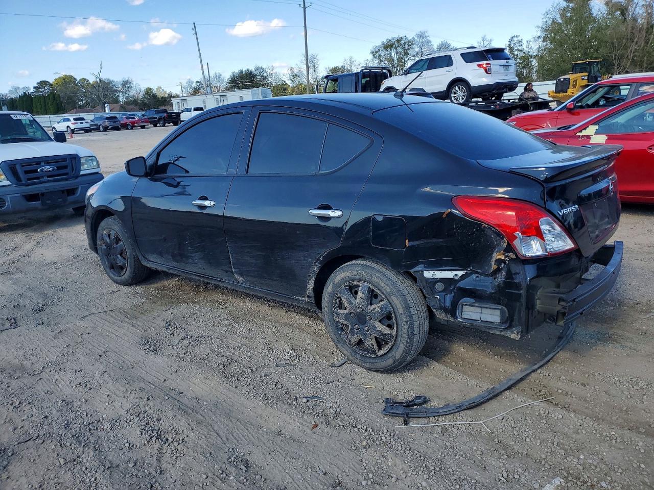 2019 NISSAN VERSA S photo 4