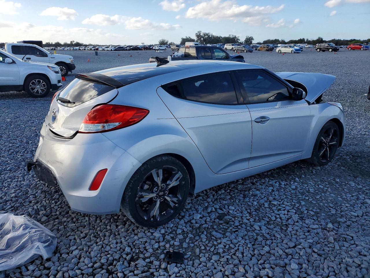 2017 HYUNDAI VELOSTER VALUE EDITION photo 7