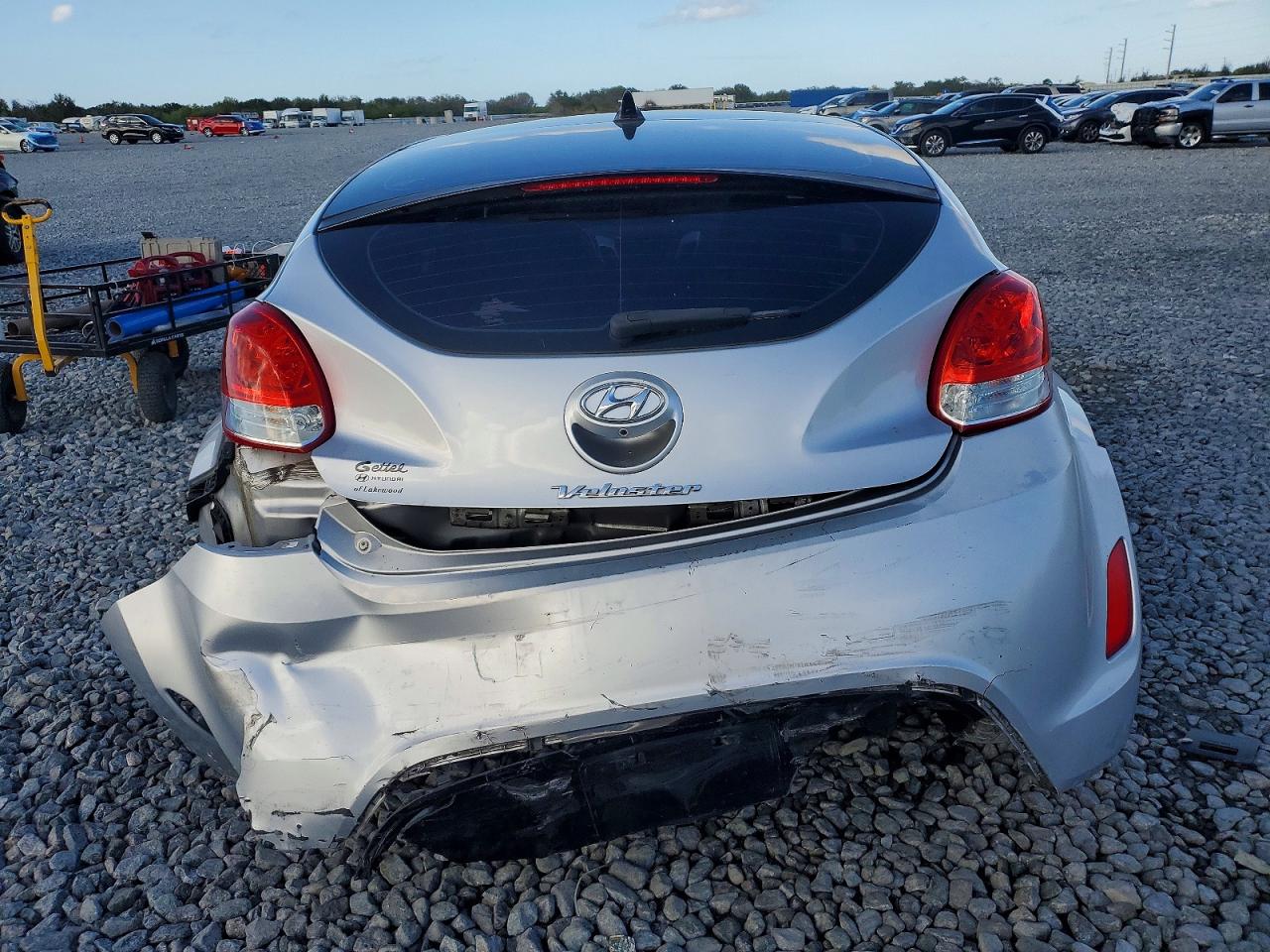 2017 HYUNDAI VELOSTER VALUE EDITION photo 16
