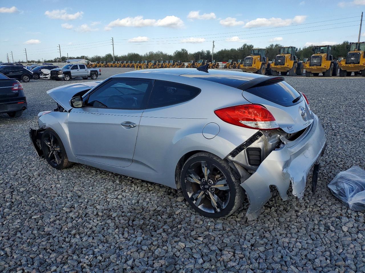 2017 HYUNDAI VELOSTER VALUE EDITION photo 4