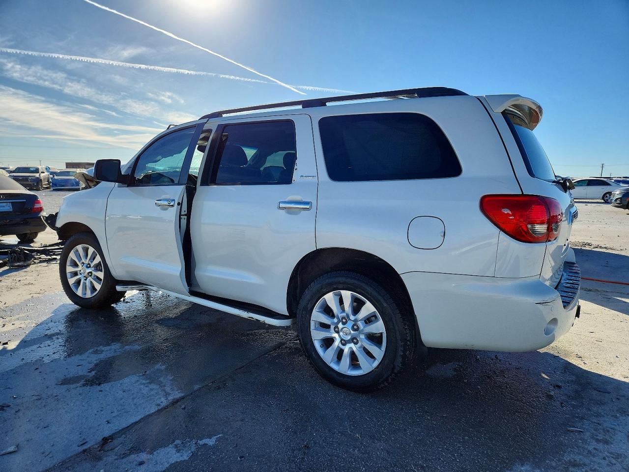 2016 TOYOTA SEQUOIA PLATINUM photo 2