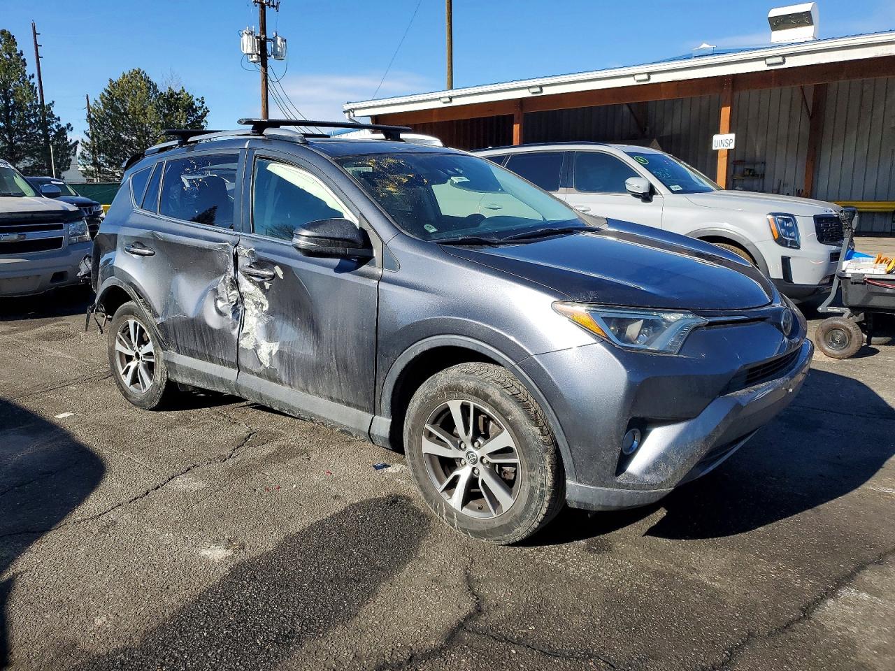 2018 TOYOTA RAV4 ADVENTURE photo 4