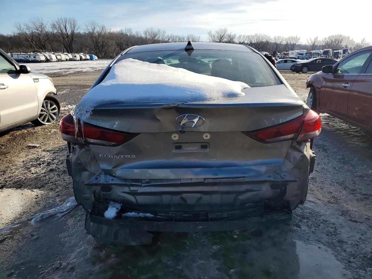 2017 HYUNDAI ELANTRA SE photo 6