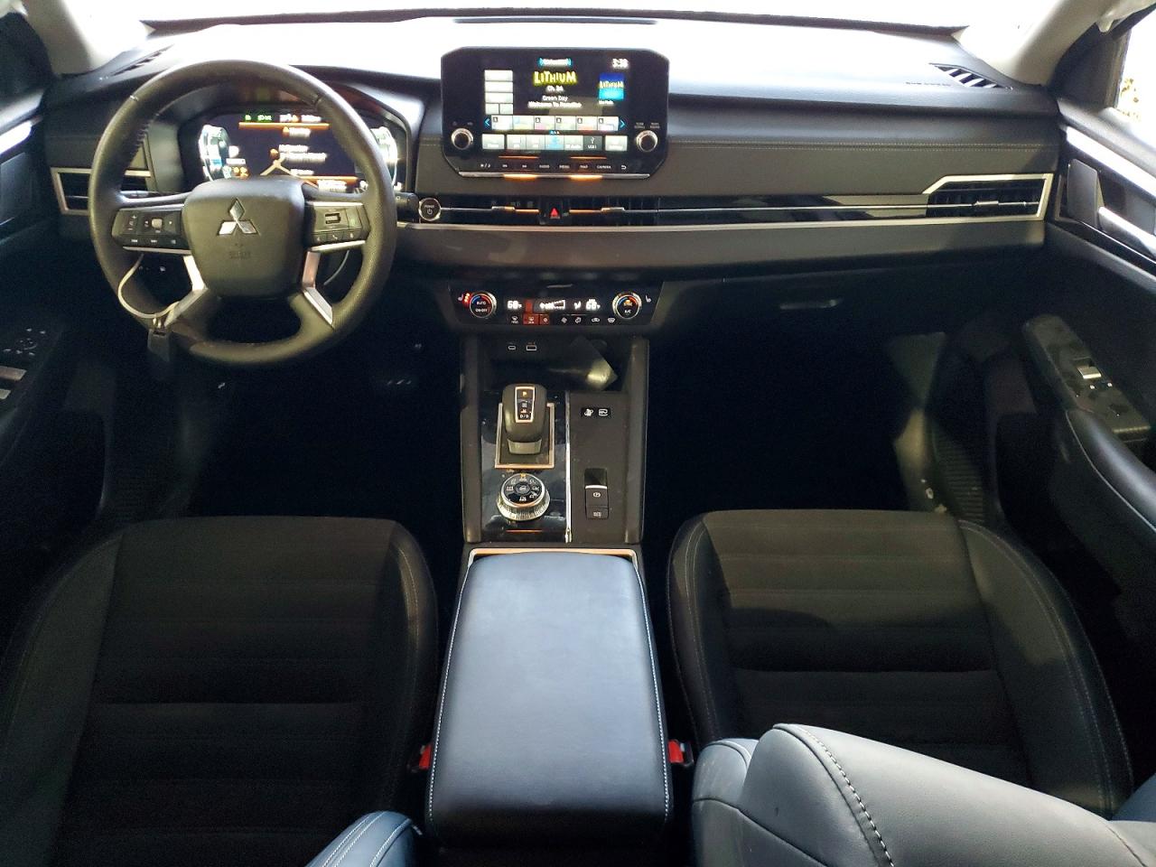 2025 MITSUBISHI OUTLANDER SE photo 8