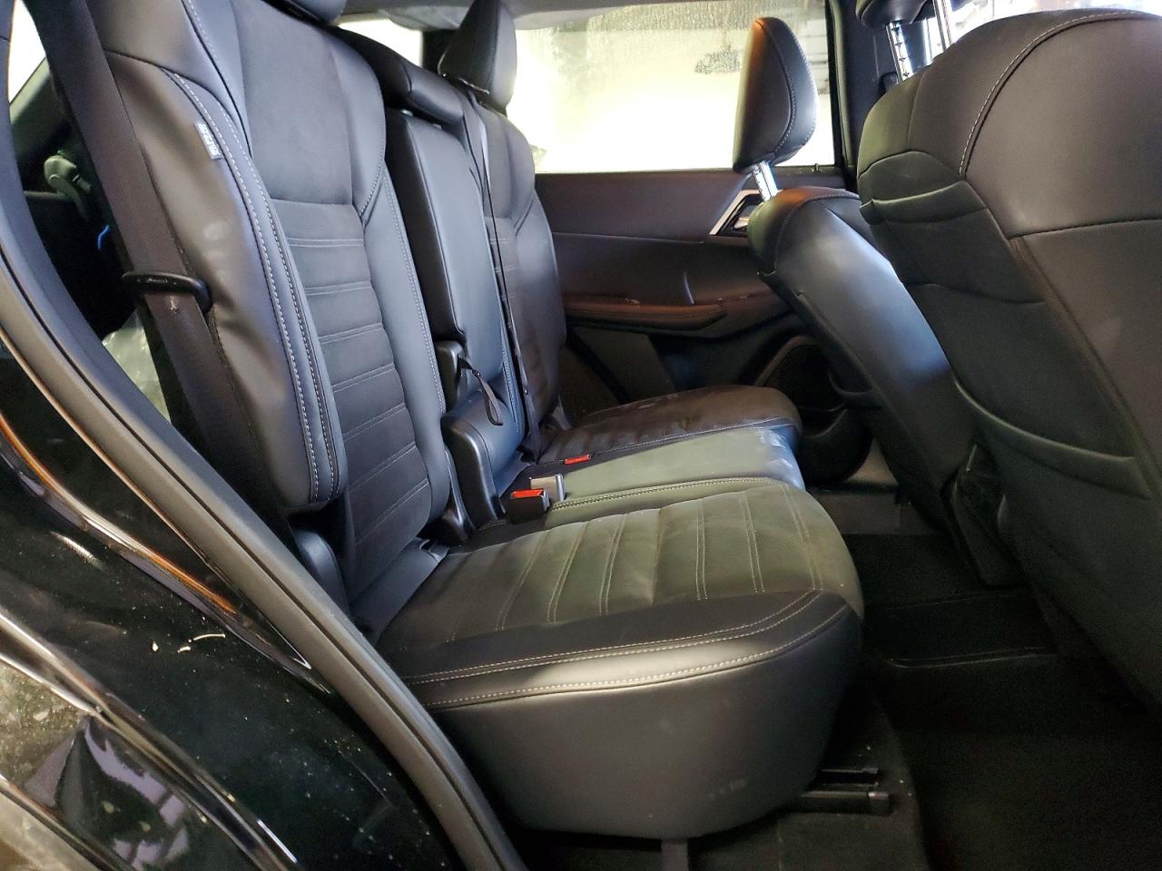 2025 MITSUBISHI OUTLANDER SE photo 11