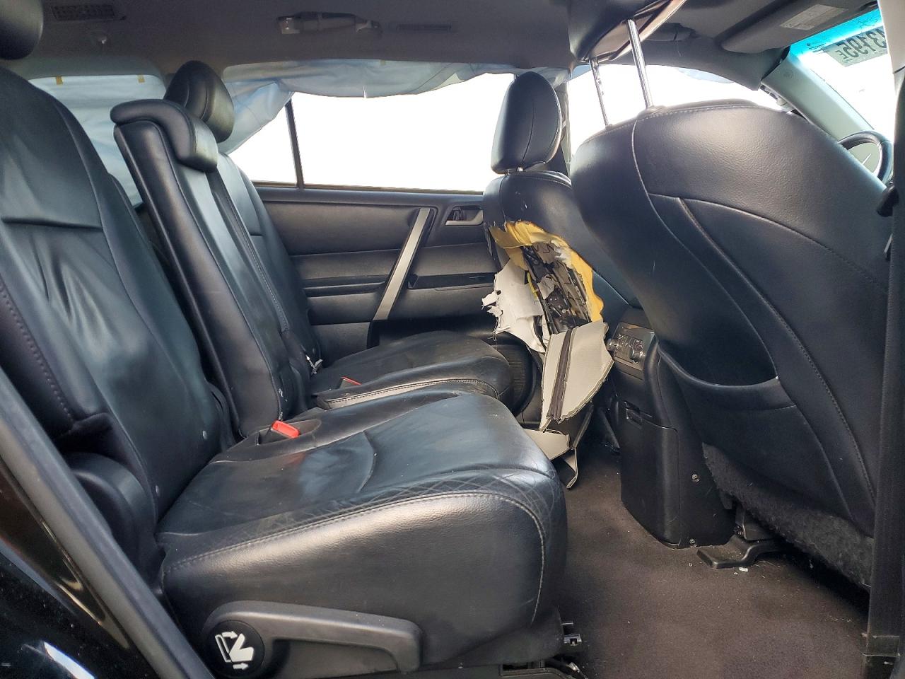 2012 TOYOTA HIGHLANDER BASE photo 21
