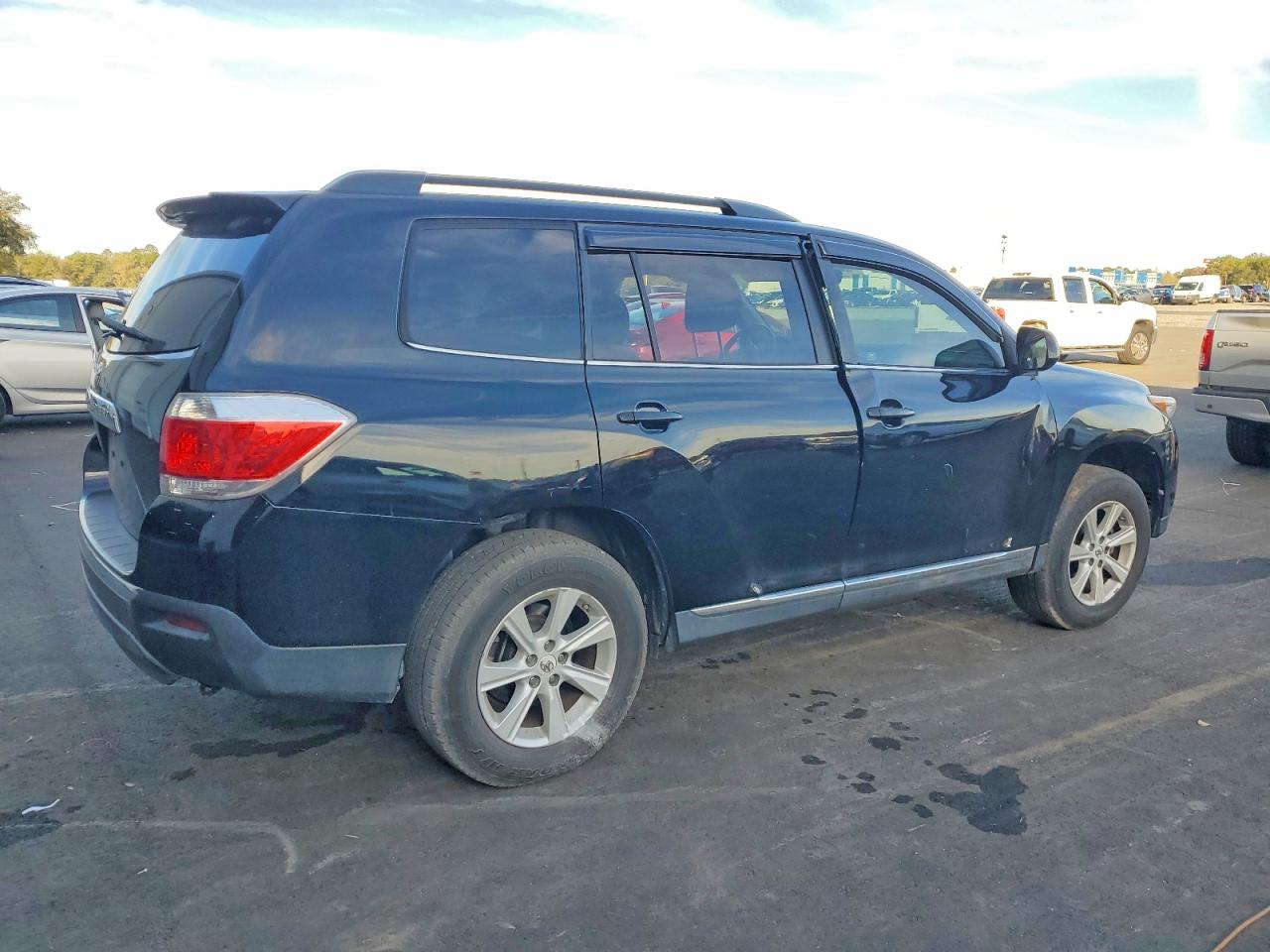 2012 TOYOTA HIGHLANDER BASE photo 5