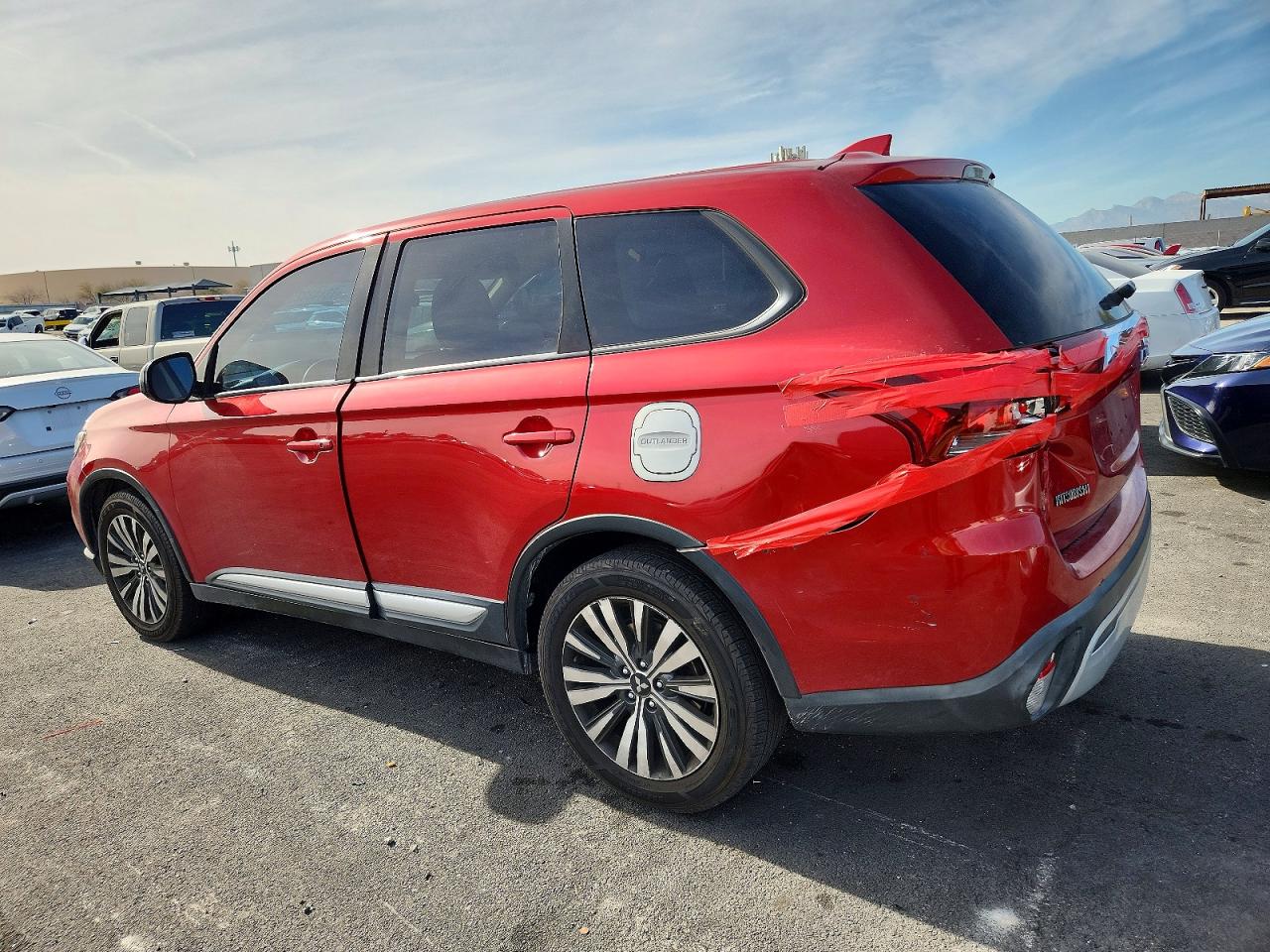 2019 MITSUBISHI OUTLANDER ES photo 2