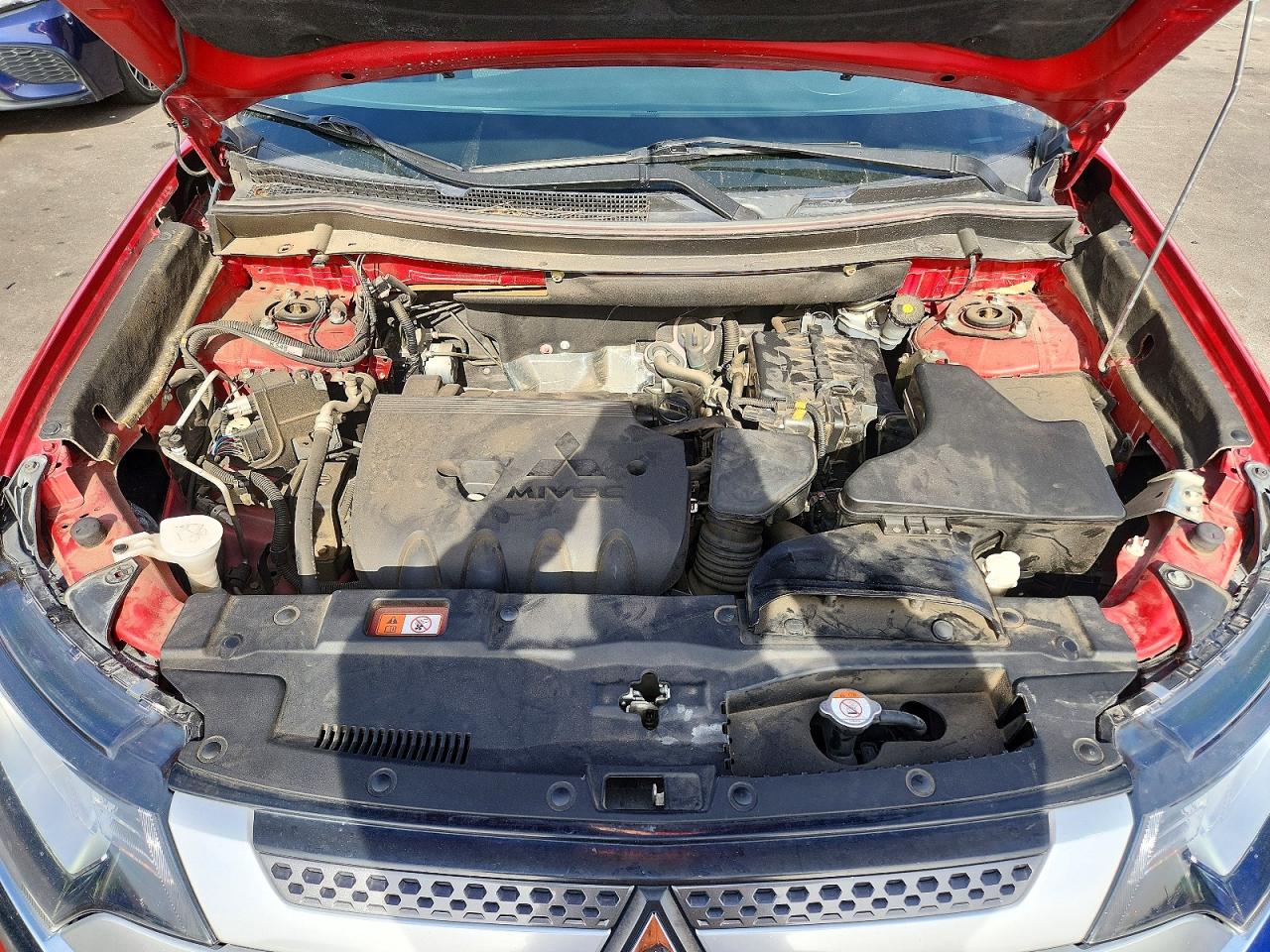 2019 MITSUBISHI OUTLANDER ES photo 12