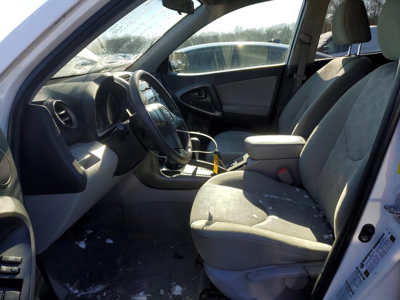 2011 TOYOTA RAV4 photo 7