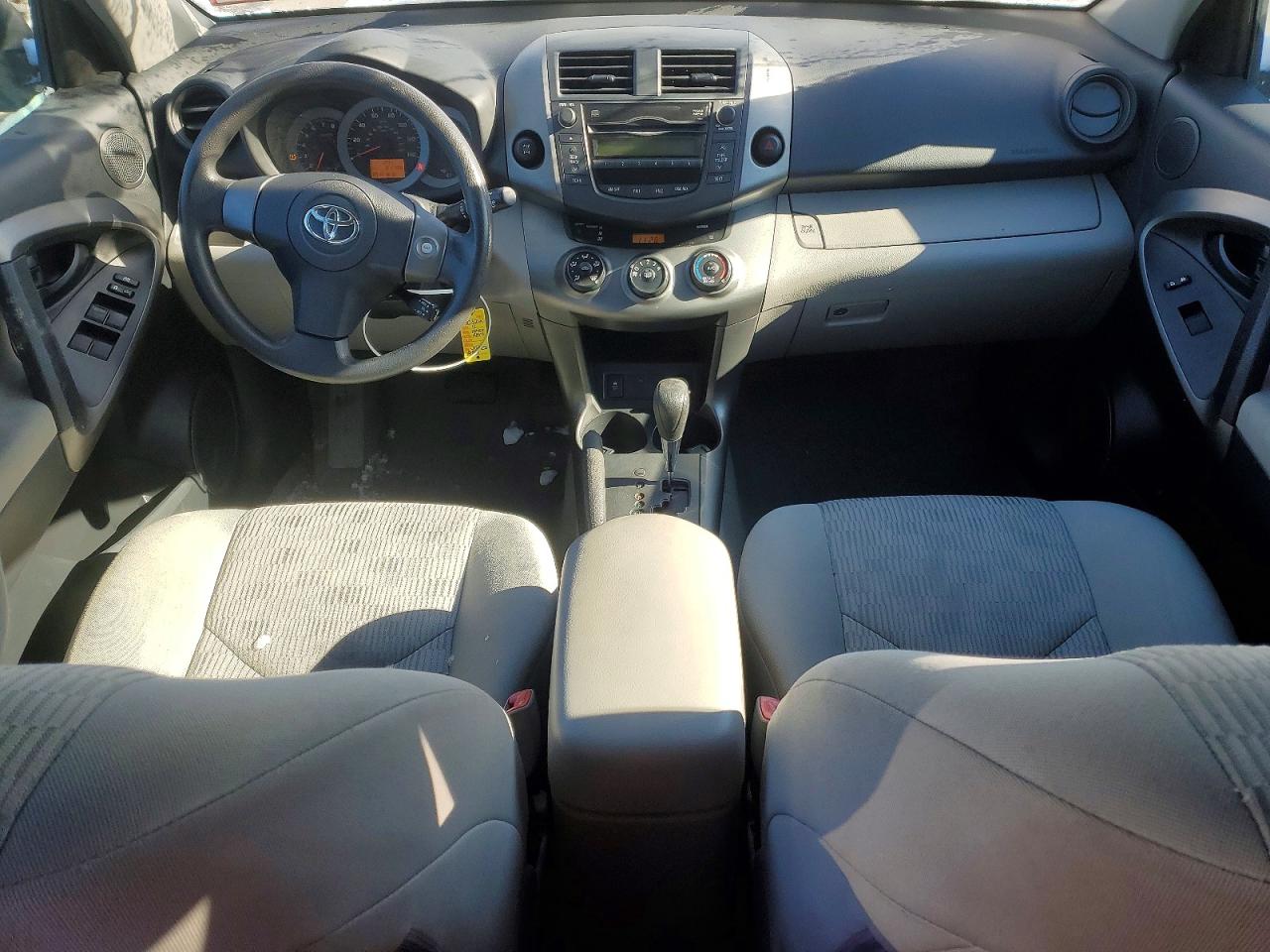 2011 TOYOTA RAV4 photo 8