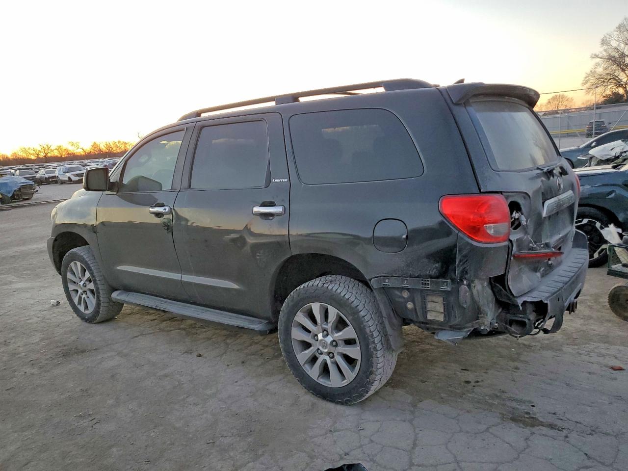 2010 TOYOTA SEQUOIA LIMITED photo 3