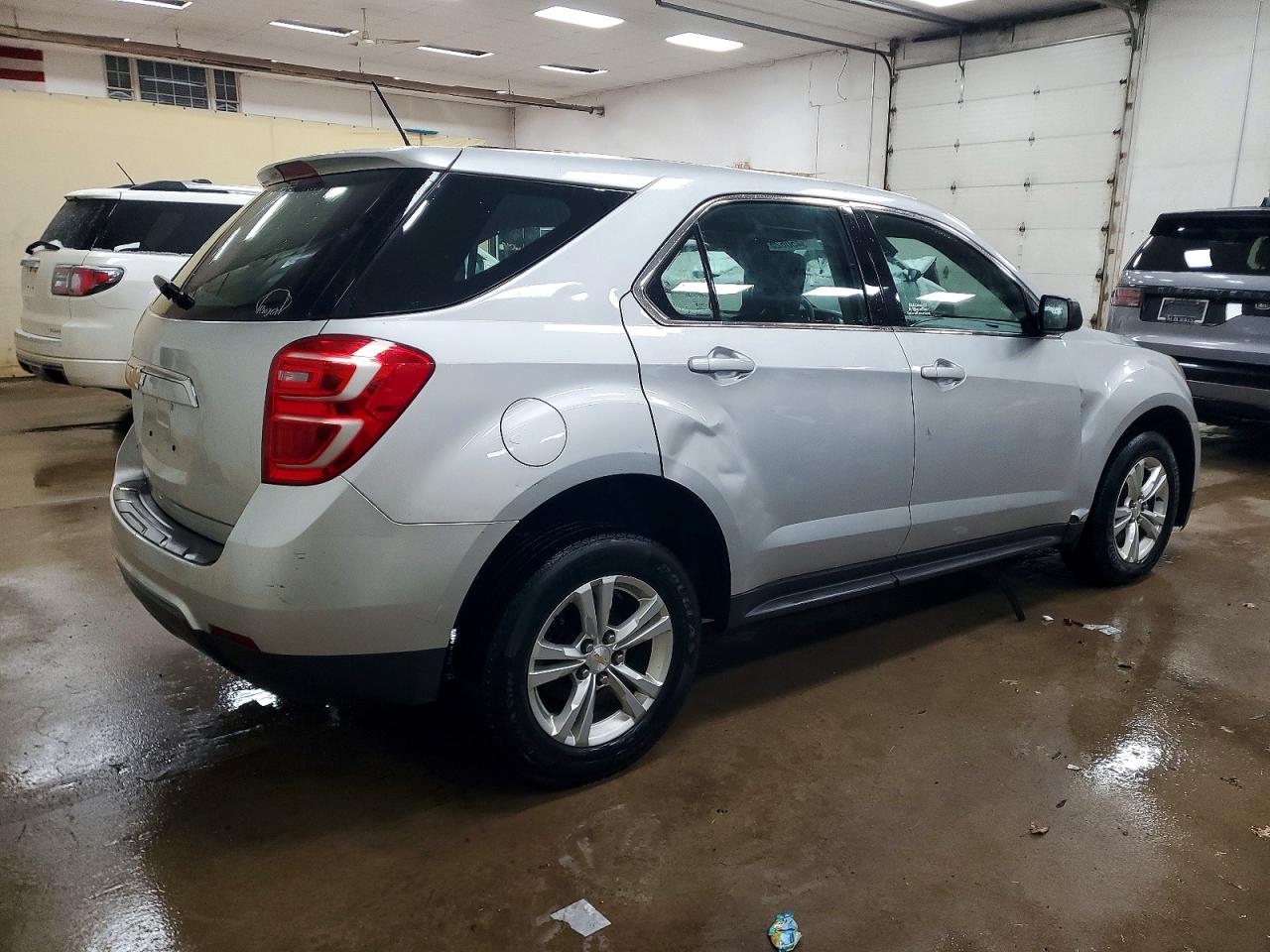 2017 CHEVROLET EQUINOX LS photo 3