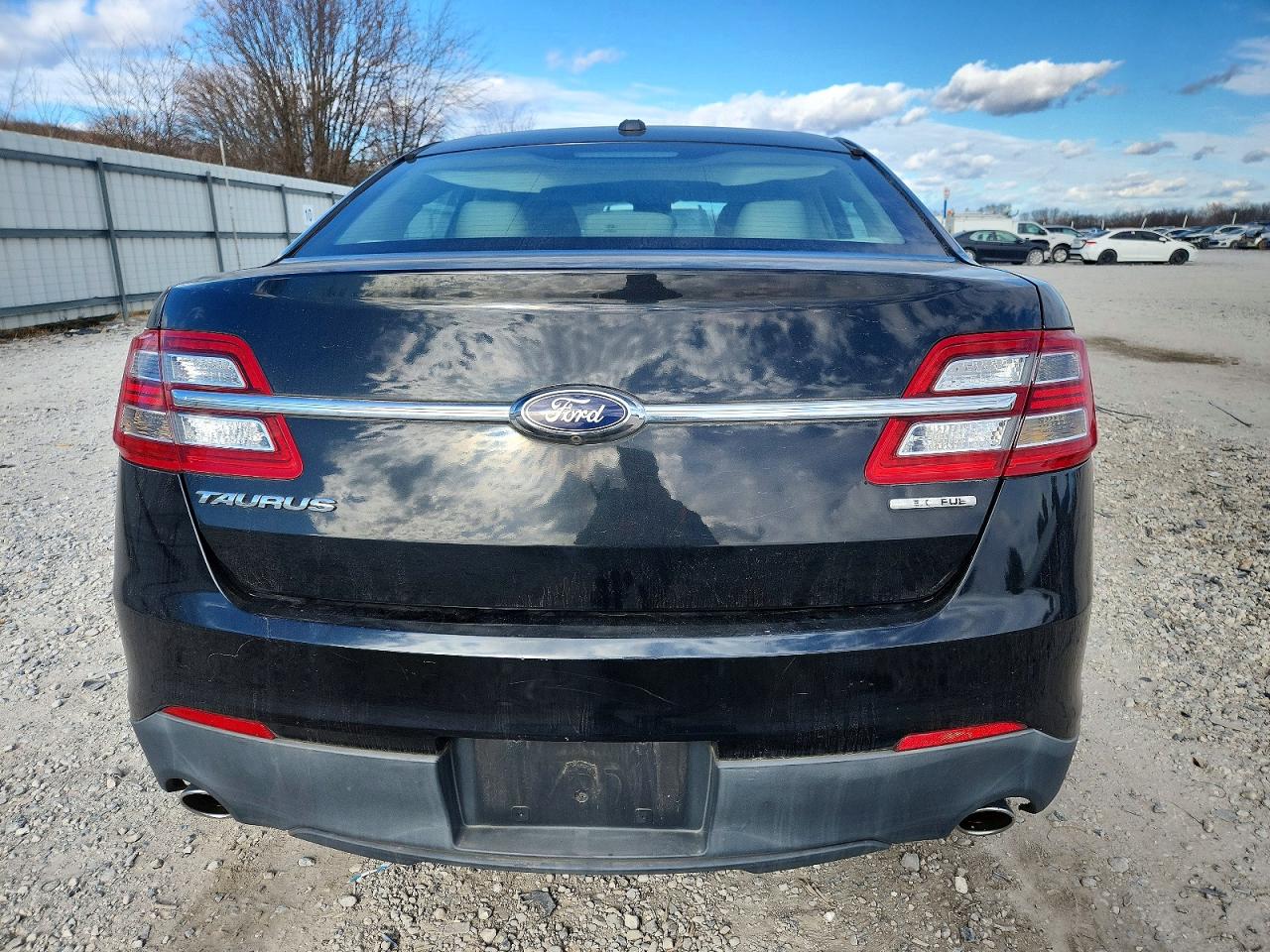2015 FORD TAURUS SE photo 11
