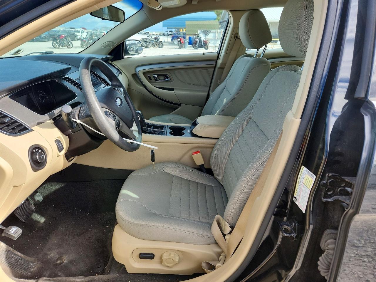 2015 FORD TAURUS SE photo 13
