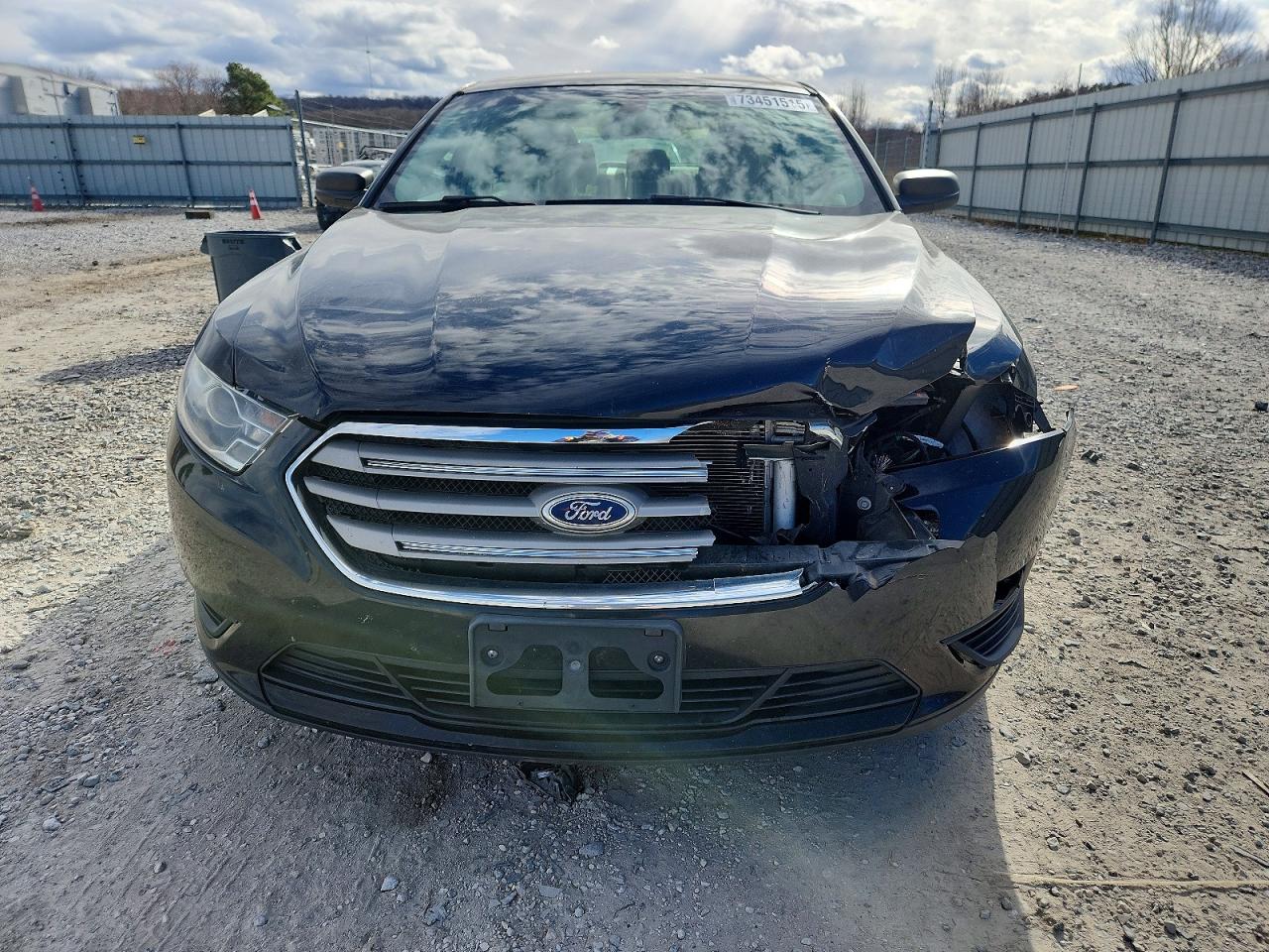 2015 FORD TAURUS SE photo 9