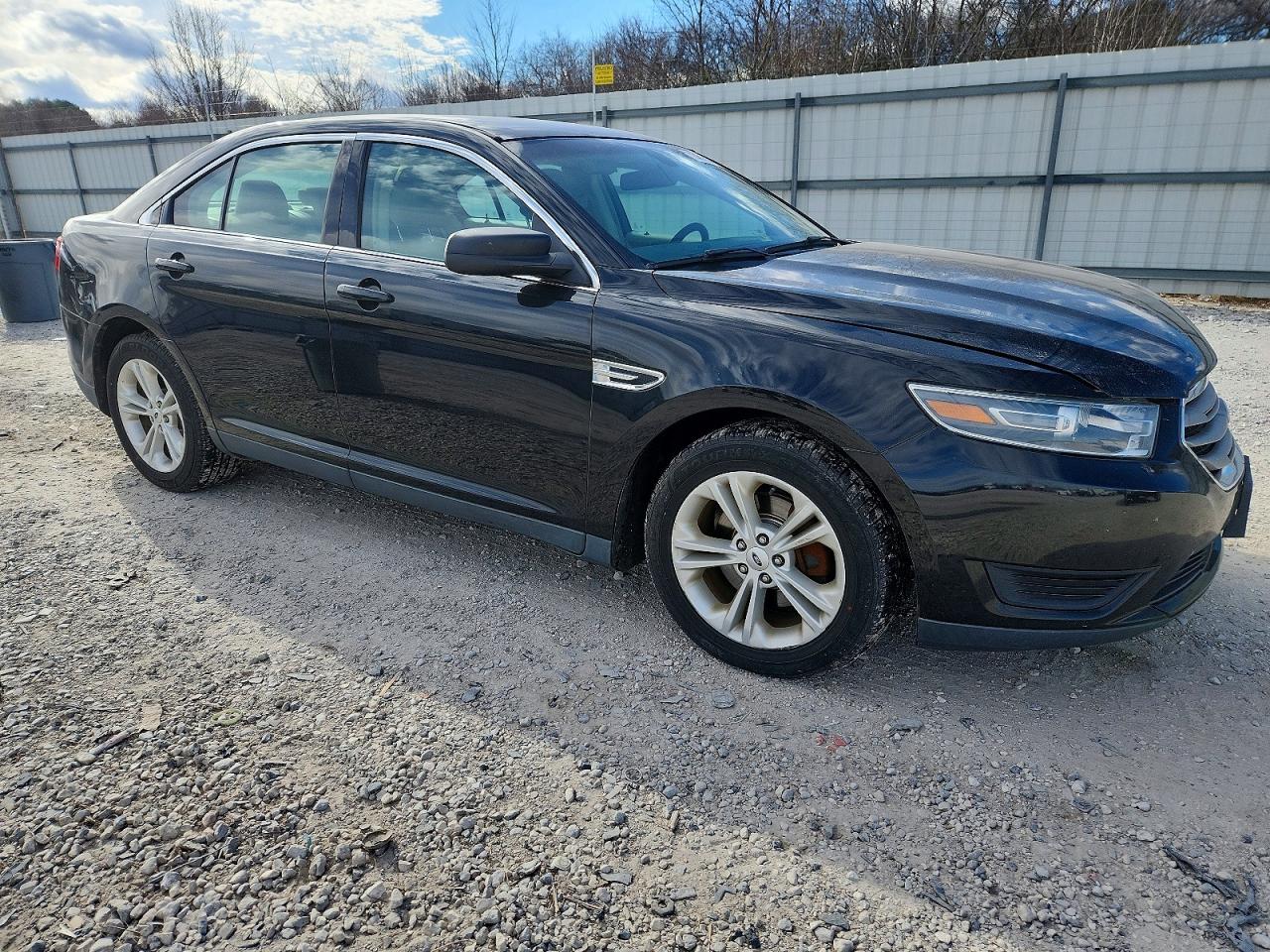 2015 FORD TAURUS SE photo 7