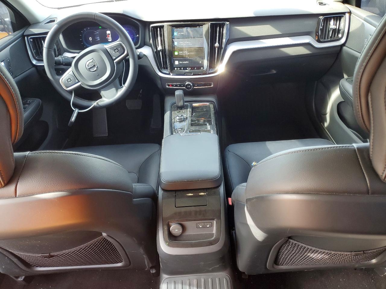 2024 VOLVO S60 CORE photo 8