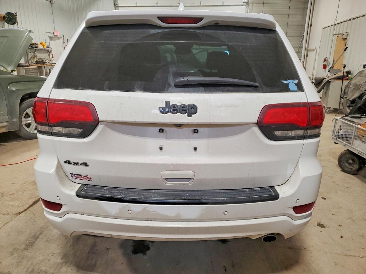 2018 JEEP GRAND CHEROKEE LAREDO photo 6