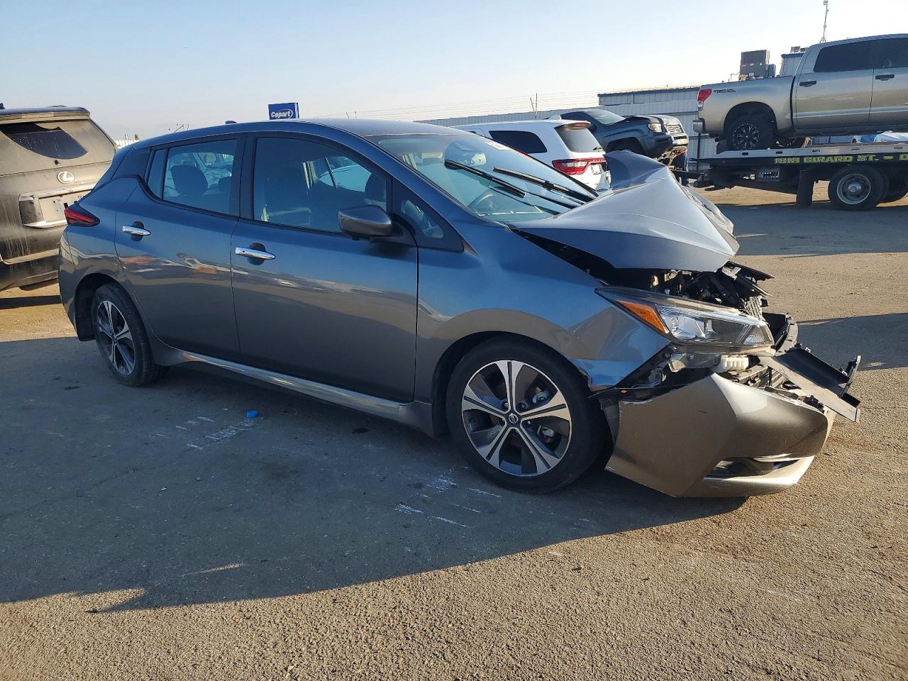 2020 NISSAN LEAF SV photo 4