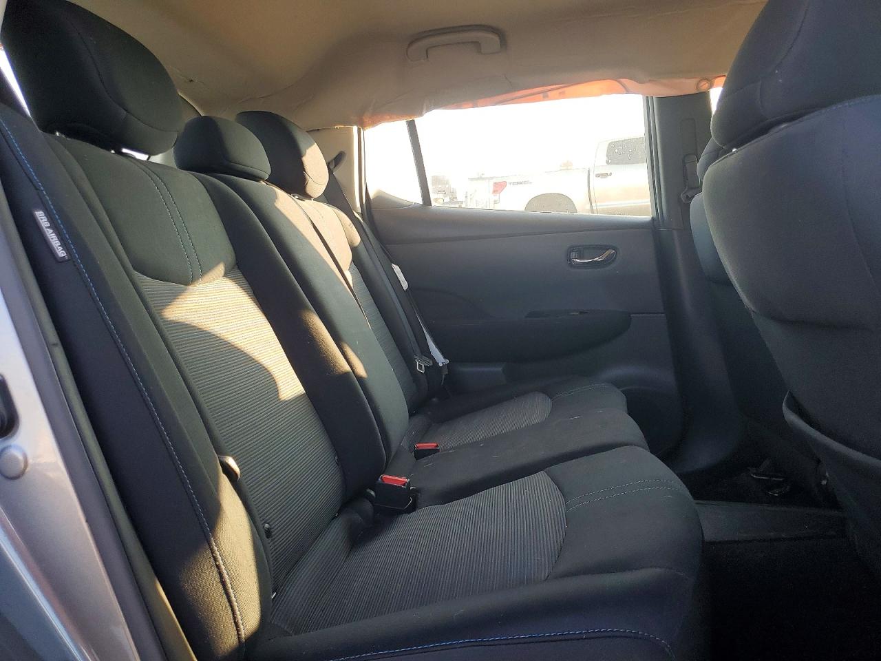 2020 NISSAN LEAF SV photo 10