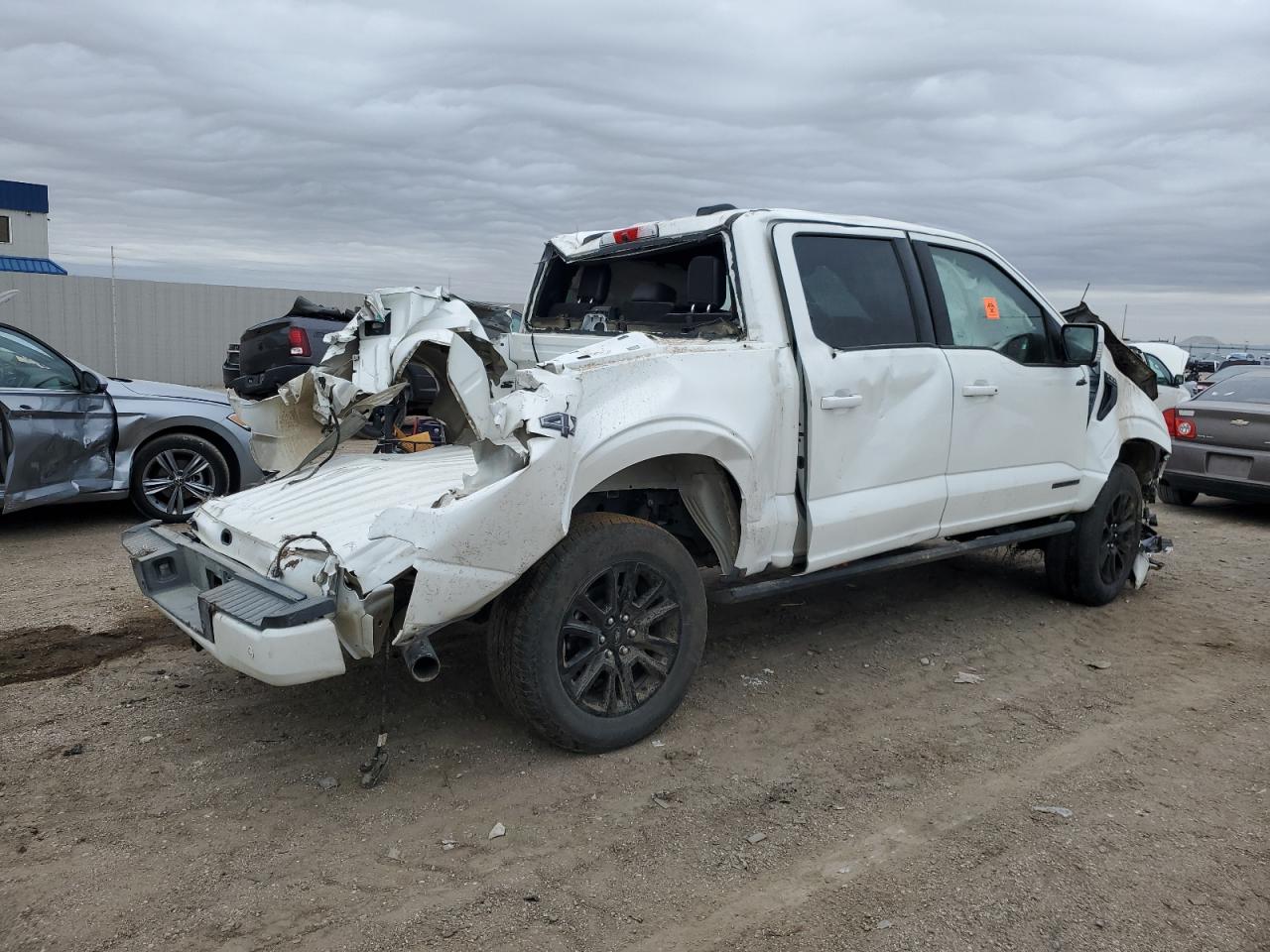 2025 FORD F150 PLATINUM photo 3