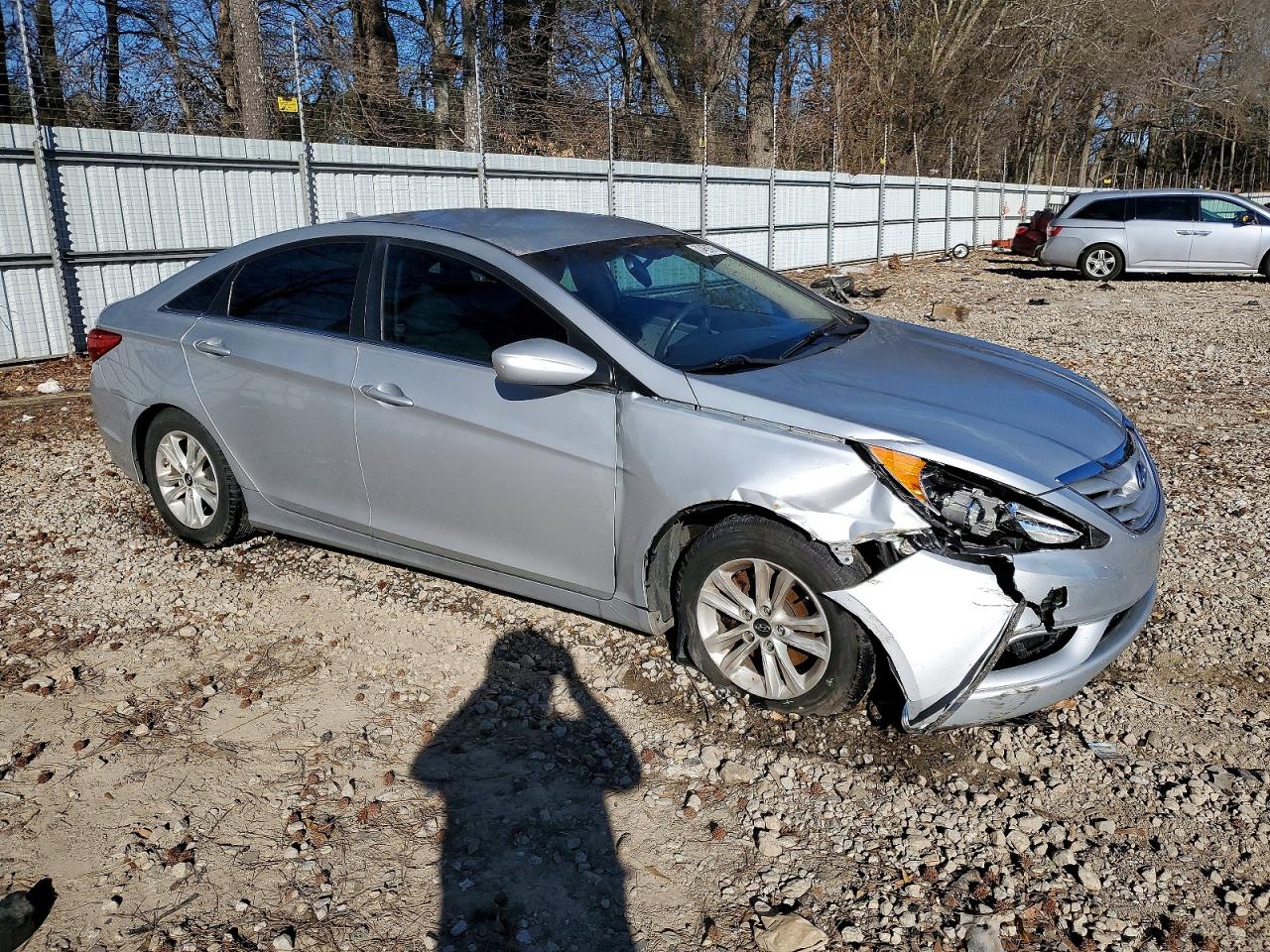 2013 HYUNDAI SONATA GLS photo 4
