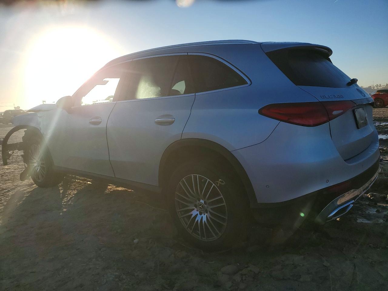 2024 MERCEDES-BENZ GLC 300 photo 3