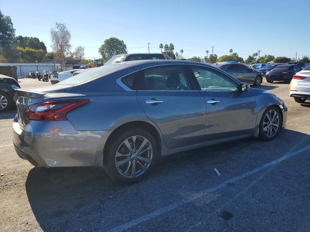2018 NISSAN ALTIMA photo 5