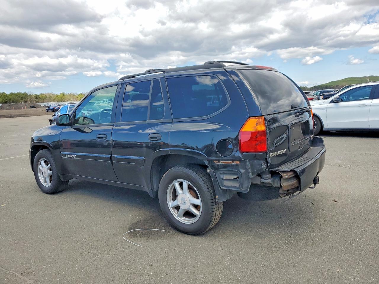 2004 GMC ENVOY photo 4