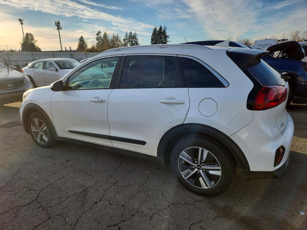 2022 KIA NIRO LX photo 2
