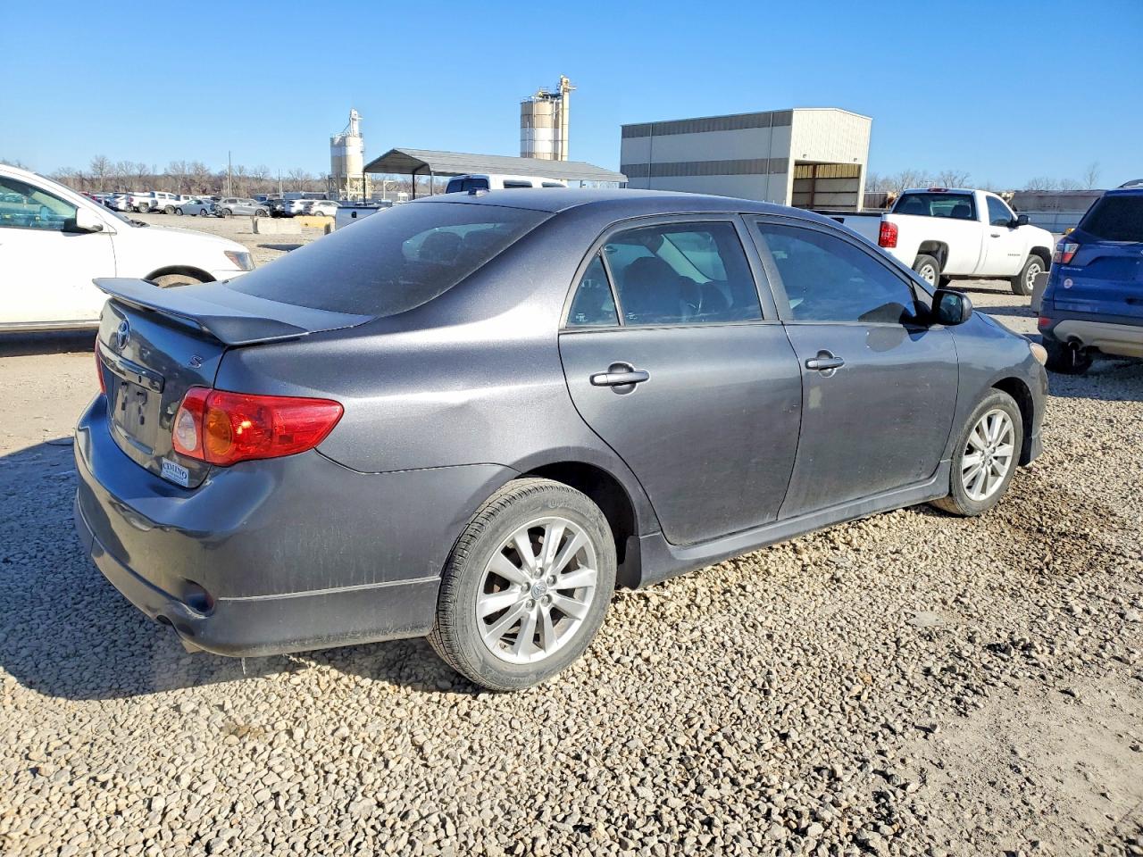 2010 TOYOTA COROLLA BASE photo 3