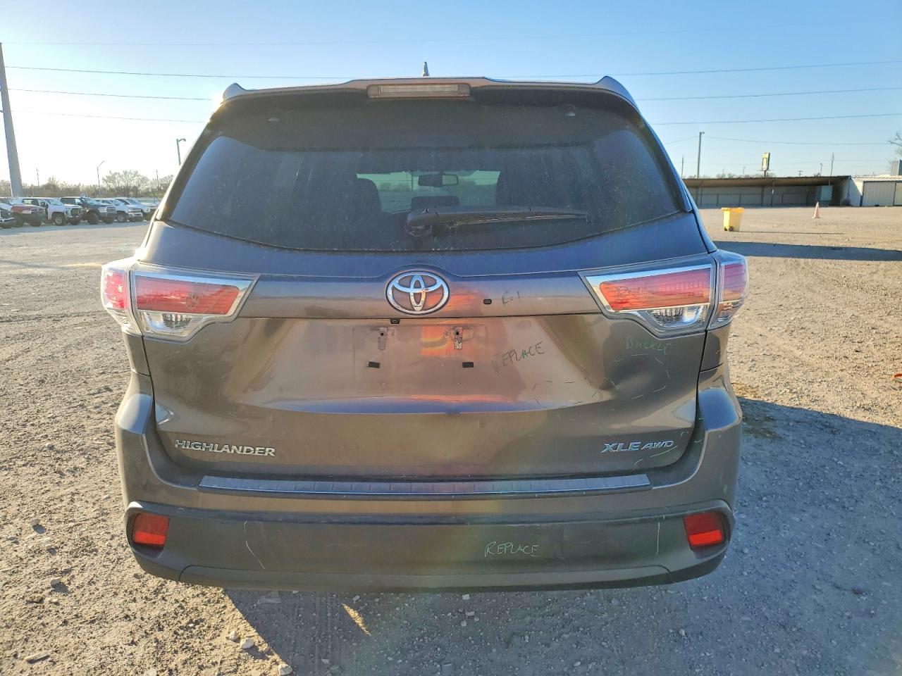 2014 TOYOTA HIGHLANDER XLE photo 11