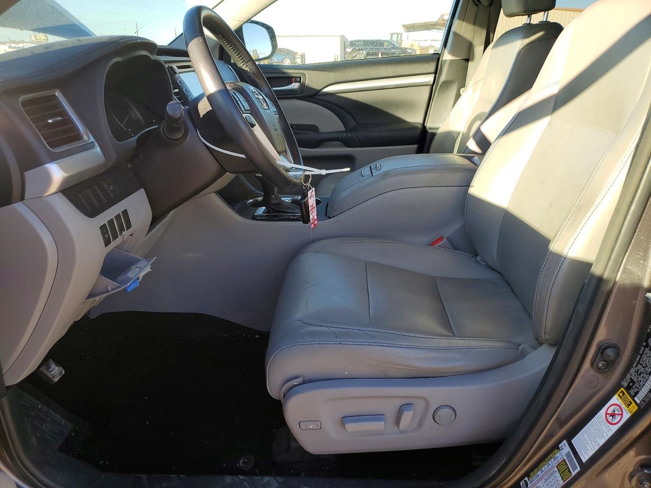 2014 TOYOTA HIGHLANDER XLE photo 13