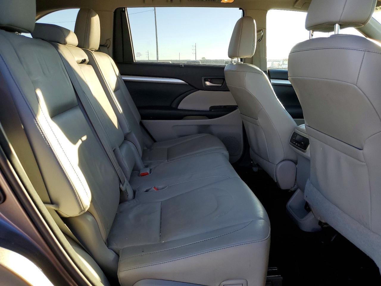 2014 TOYOTA HIGHLANDER XLE photo 21
