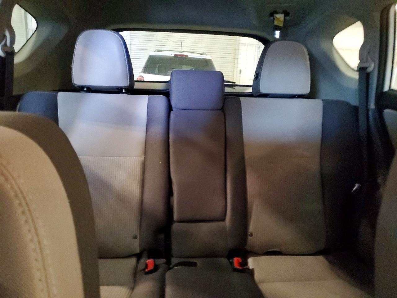 2015 TOYOTA RAV4 XLE photo 19