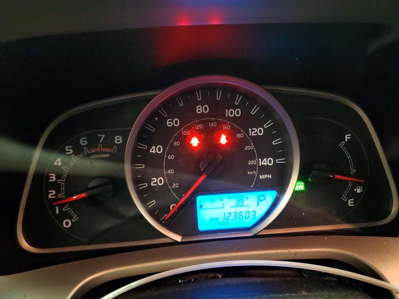 2015 TOYOTA RAV4 XLE photo 17