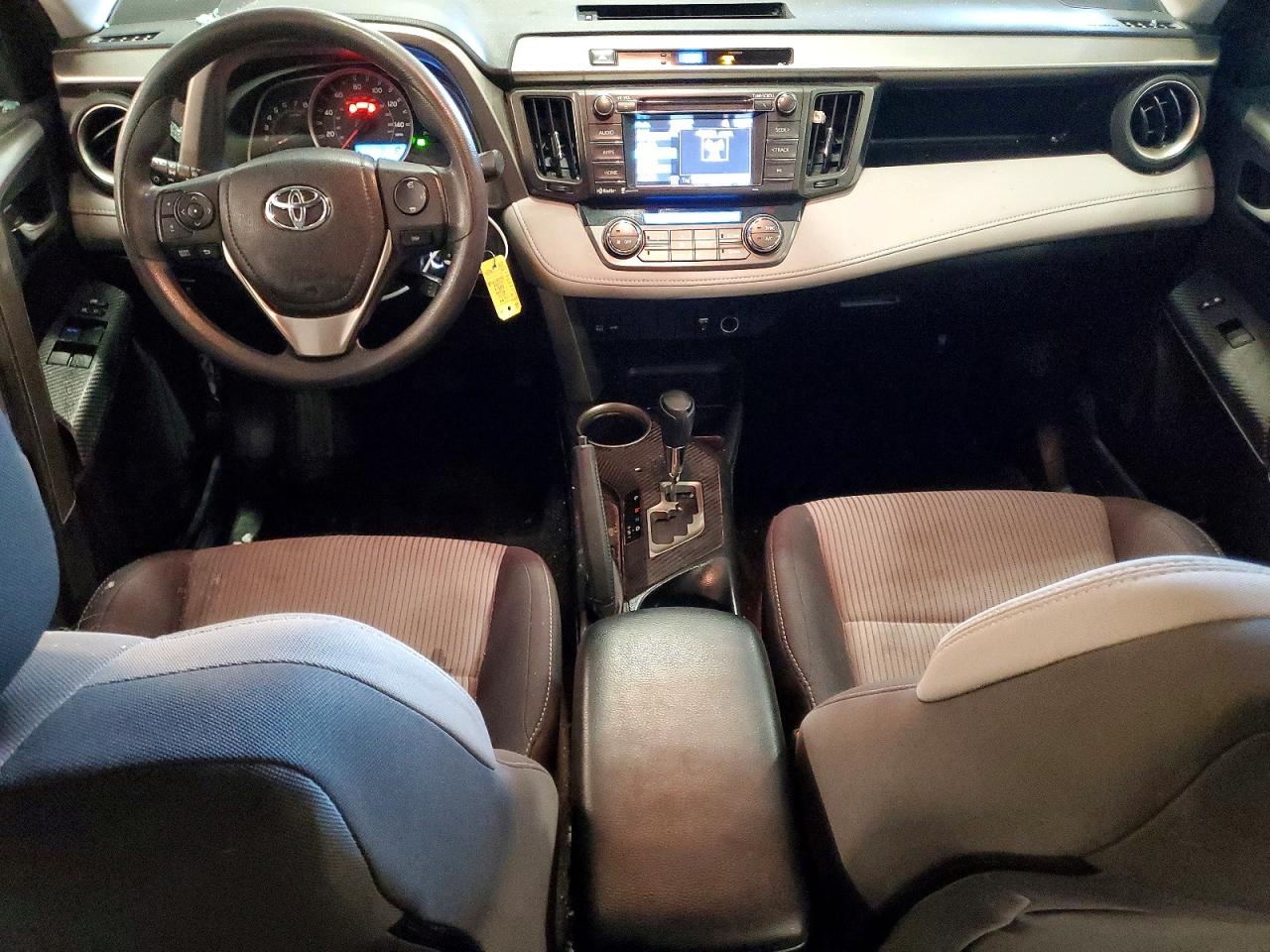 2015 TOYOTA RAV4 XLE photo 15
