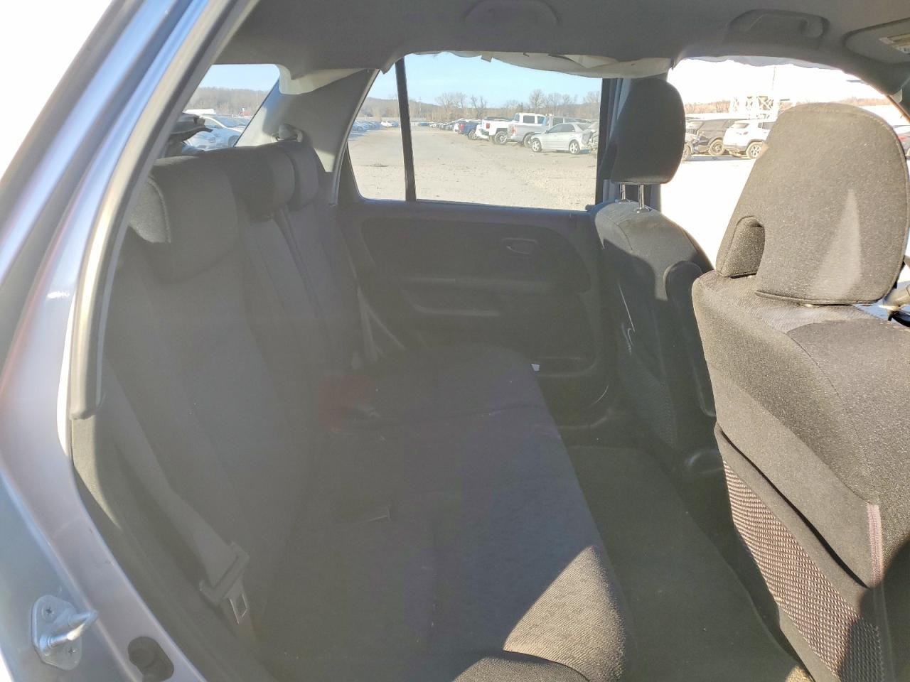 2005 HONDA CR-V LX photo 41
