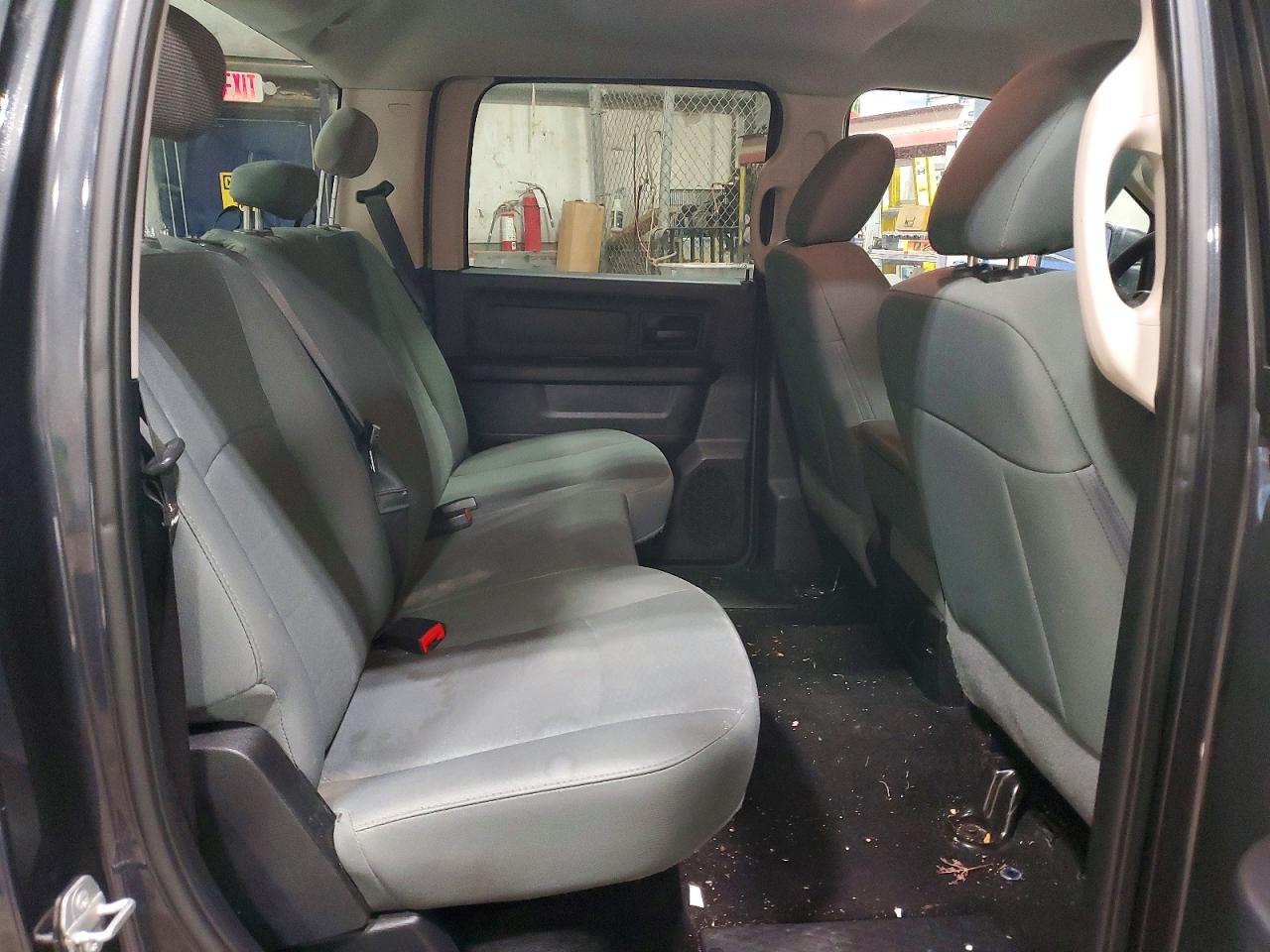 2016 RAM 1500 ST photo 10