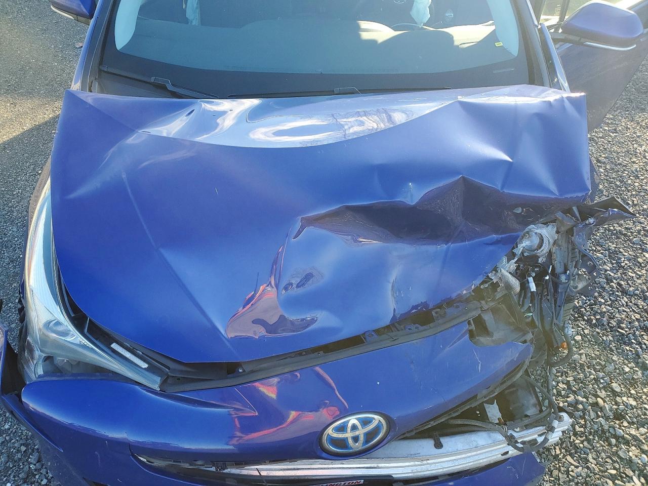 2018 TOYOTA PRIUS TWO photo 12