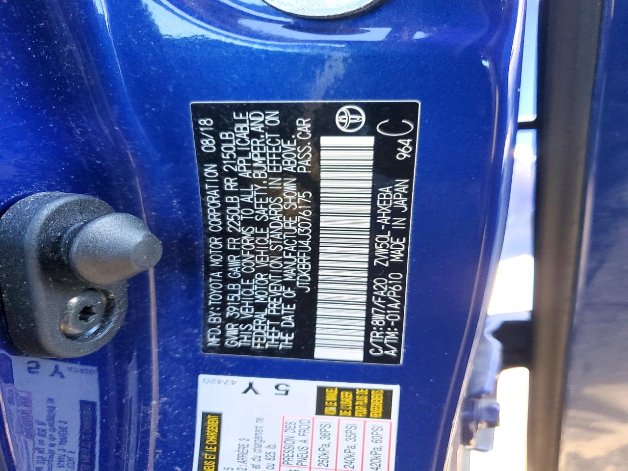 2018 TOYOTA PRIUS TWO photo 14