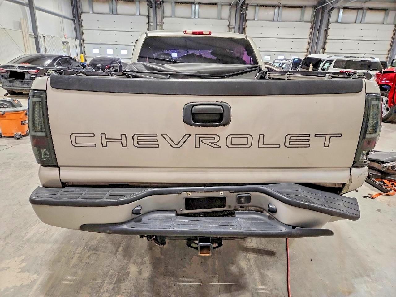 2005 CHEVROLET SILVERADO C1500 photo 11